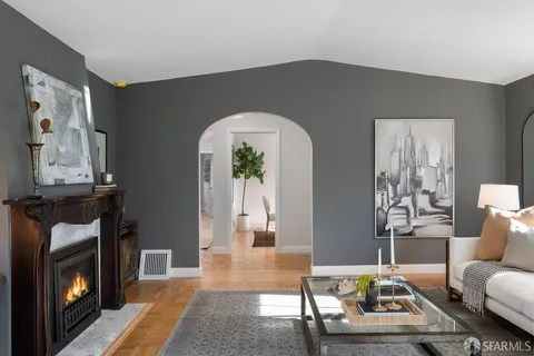 $1,745,000 | 685 Corbett Avenue, San Francisco, CA 94114