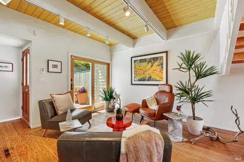 $999,999 | 1318 South Mallard Drive, Richmond, CA 94801