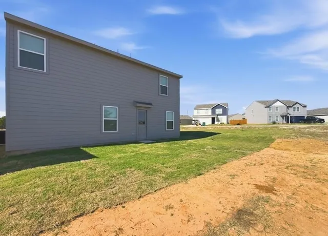 $2,200 | 501 Sycamore Court, Granbury, TX 76048