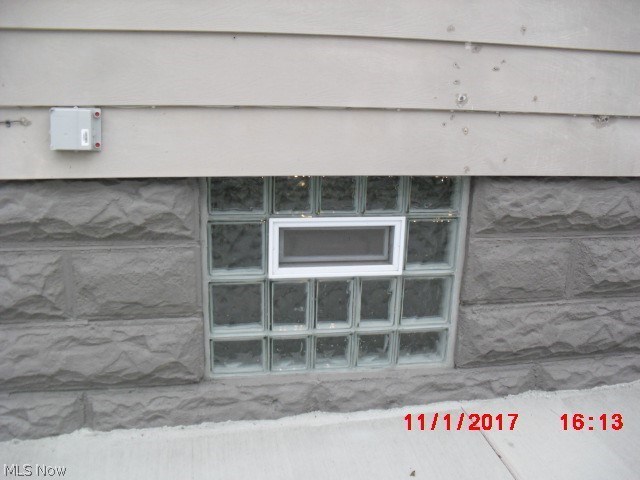 4274 Valley Road Cleveland, OH 44109 - Photo 15 of 19 Glass block windows.