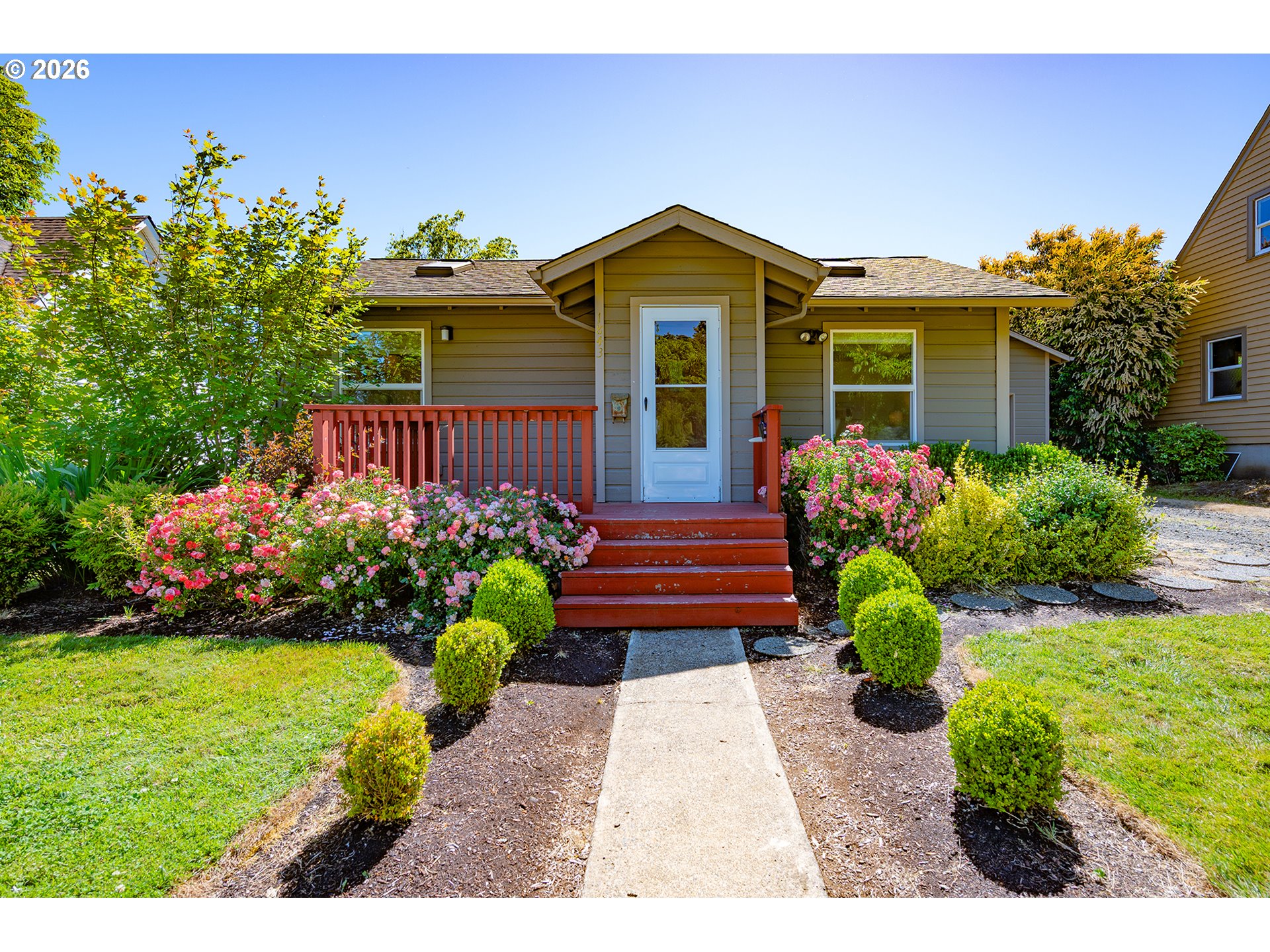 1843 Moss Street Eugene, OR 97403 - Photo 3 of 39