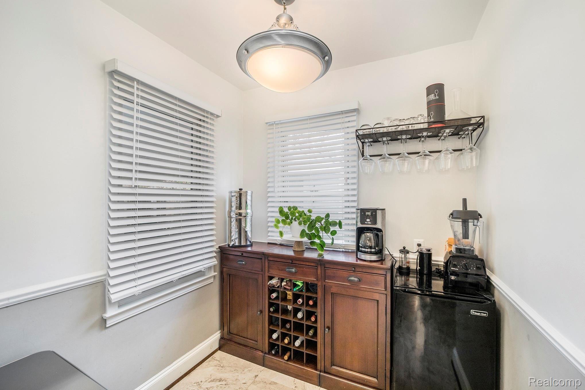 2415 Crooks Road Royal Oak, MI 48073 - Photo 9 of 28 Breakfast Nook