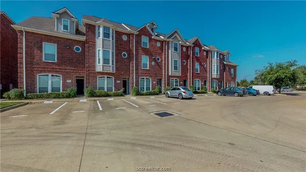 $2,400 | 305 Holleman Drive, Unit 1306, College Station, TX 77840