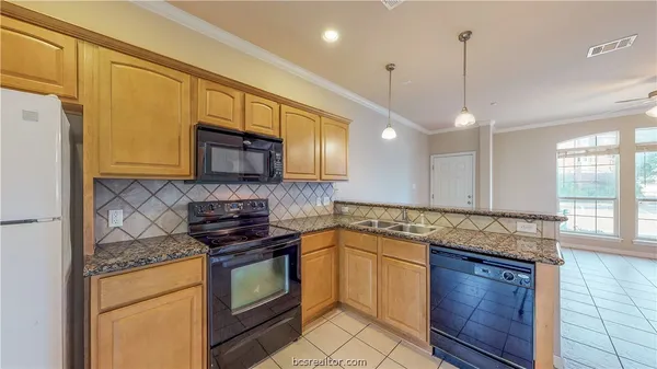$2,400 | 305 Holleman Drive, Unit 1306, College Station, TX 77840