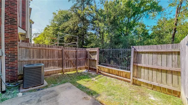 $2,400 | 305 Holleman Drive, Unit 1306, College Station, TX 77840