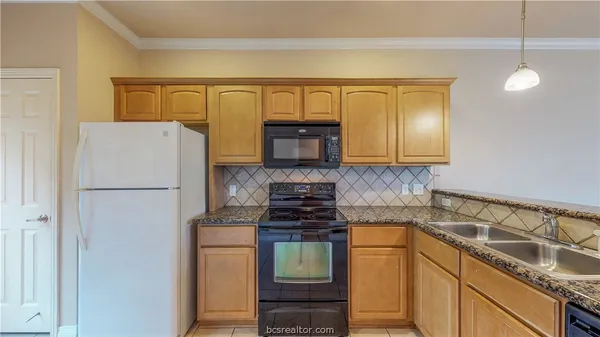 $2,400 | 305 Holleman Drive, Unit 1306, College Station, TX 77840