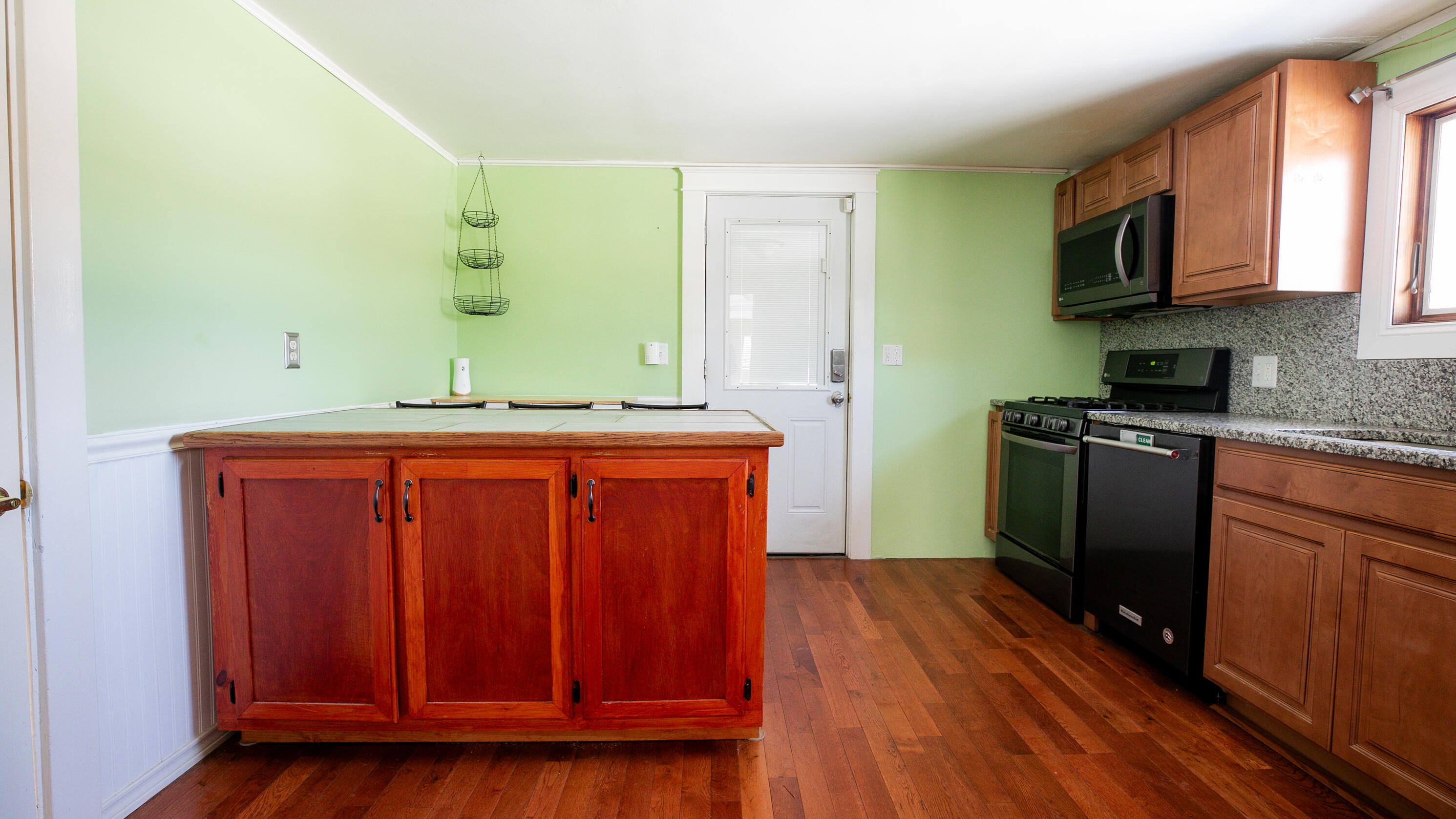 247 Burleigh Road Bangor, ME 04401 - Photo 10 of 88 247BurleighRdBangor_jan_2026-35