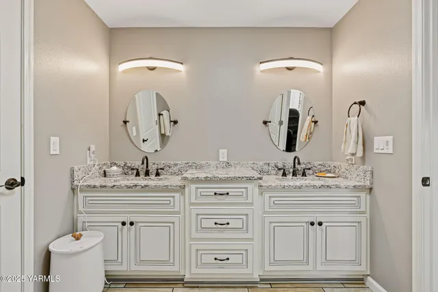 $450,000 | 2005 Jennifer Drive, Granger, WA 98932