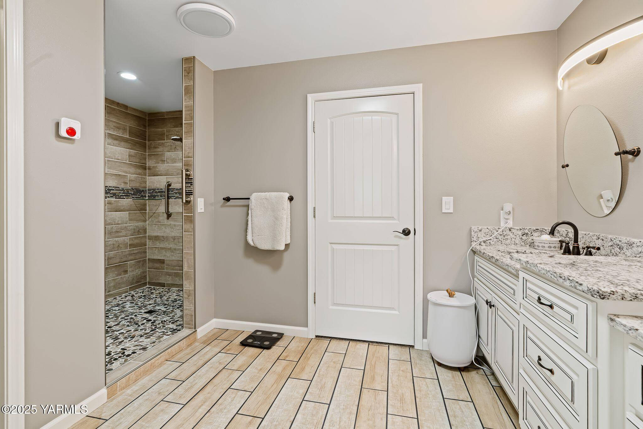 2005 Jennifer Drive Granger, WA 98932 - Photo 19 of 26 a bathroom with a sink a toilet and shower