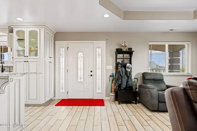 $450,000 | 2005 Jennifer Drive, Granger, WA 98932