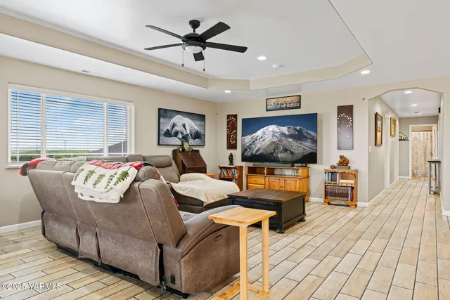 $450,000 | 2005 Jennifer Drive, Granger, WA 98932