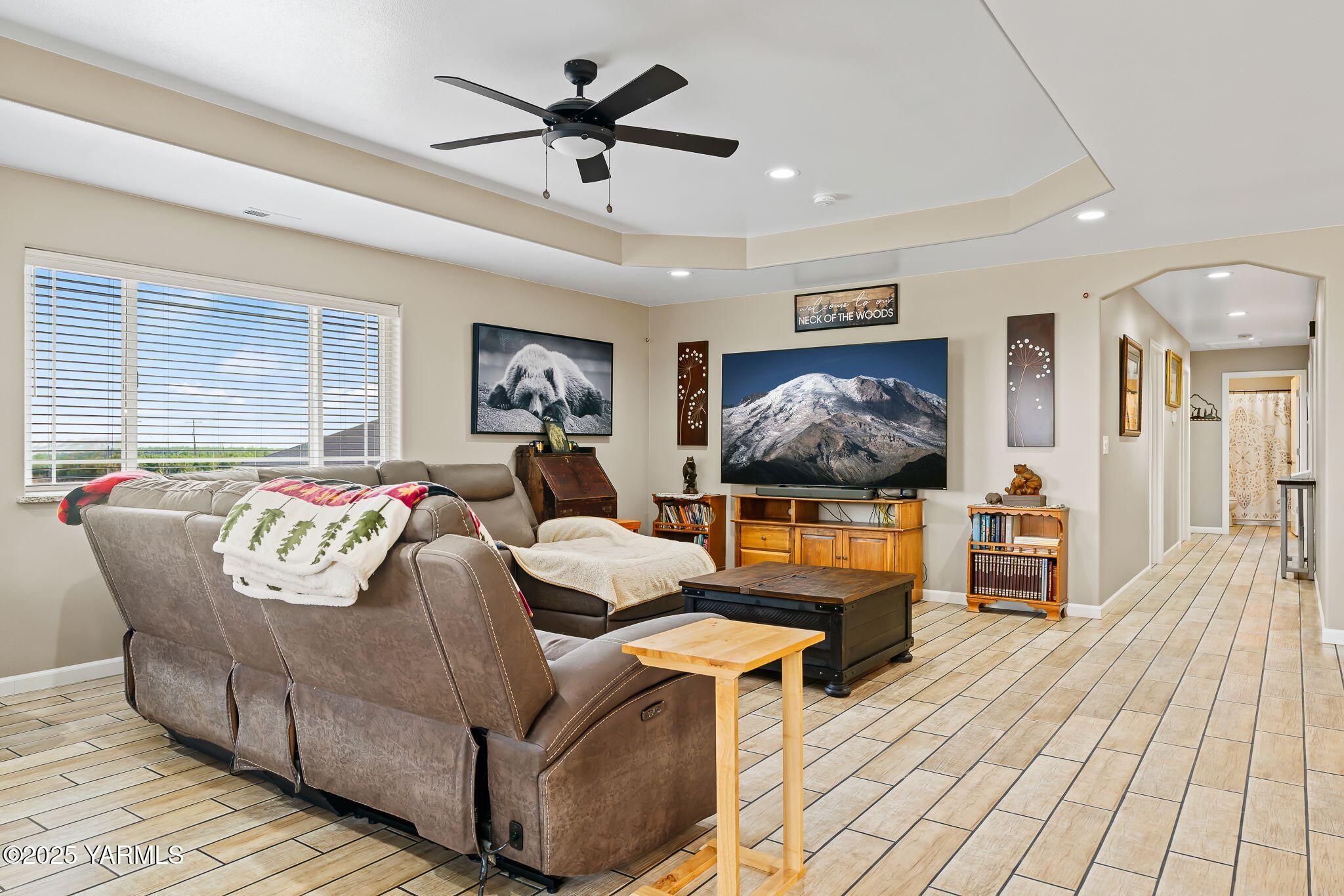 2005 Jennifer Drive Granger, WA 98932 - Photo 7 of 26 a living room with furniture and a flat screen tv