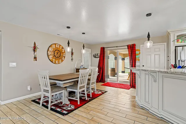 $450,000 | 2005 Jennifer Drive, Granger, WA 98932