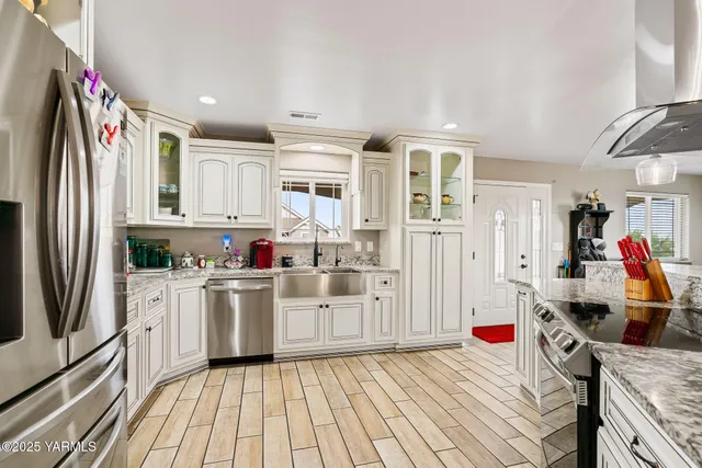 $450,000 | 2005 Jennifer Drive, Granger, WA 98932