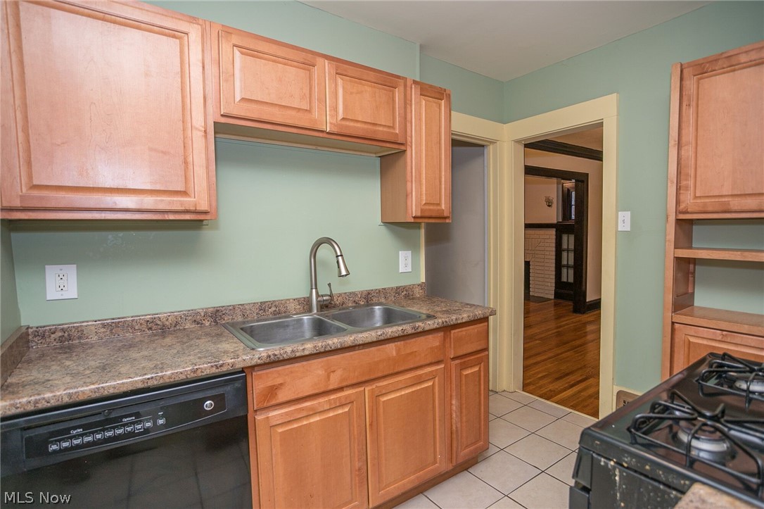 3380 Kildare Road Cleveland, OH 44118 - Photo 7 of 29 Gallery Image 7