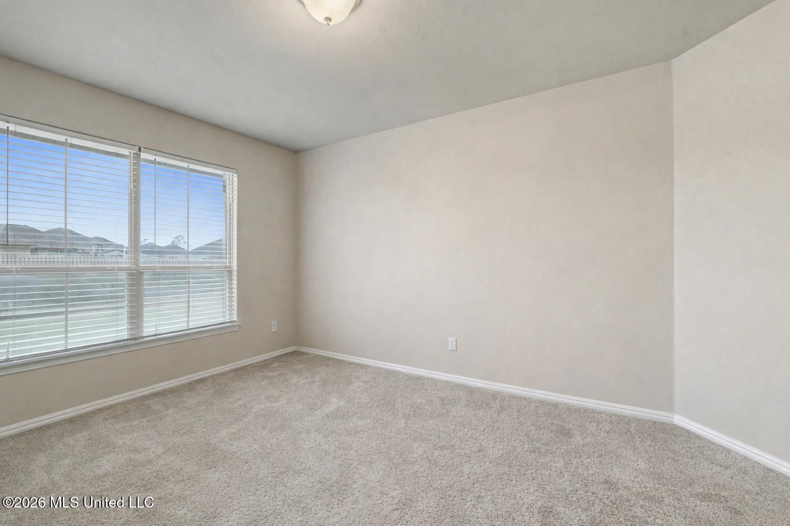 6245 Roxanne Way Biloxi, MS 39532 - Photo 11 of 34 011