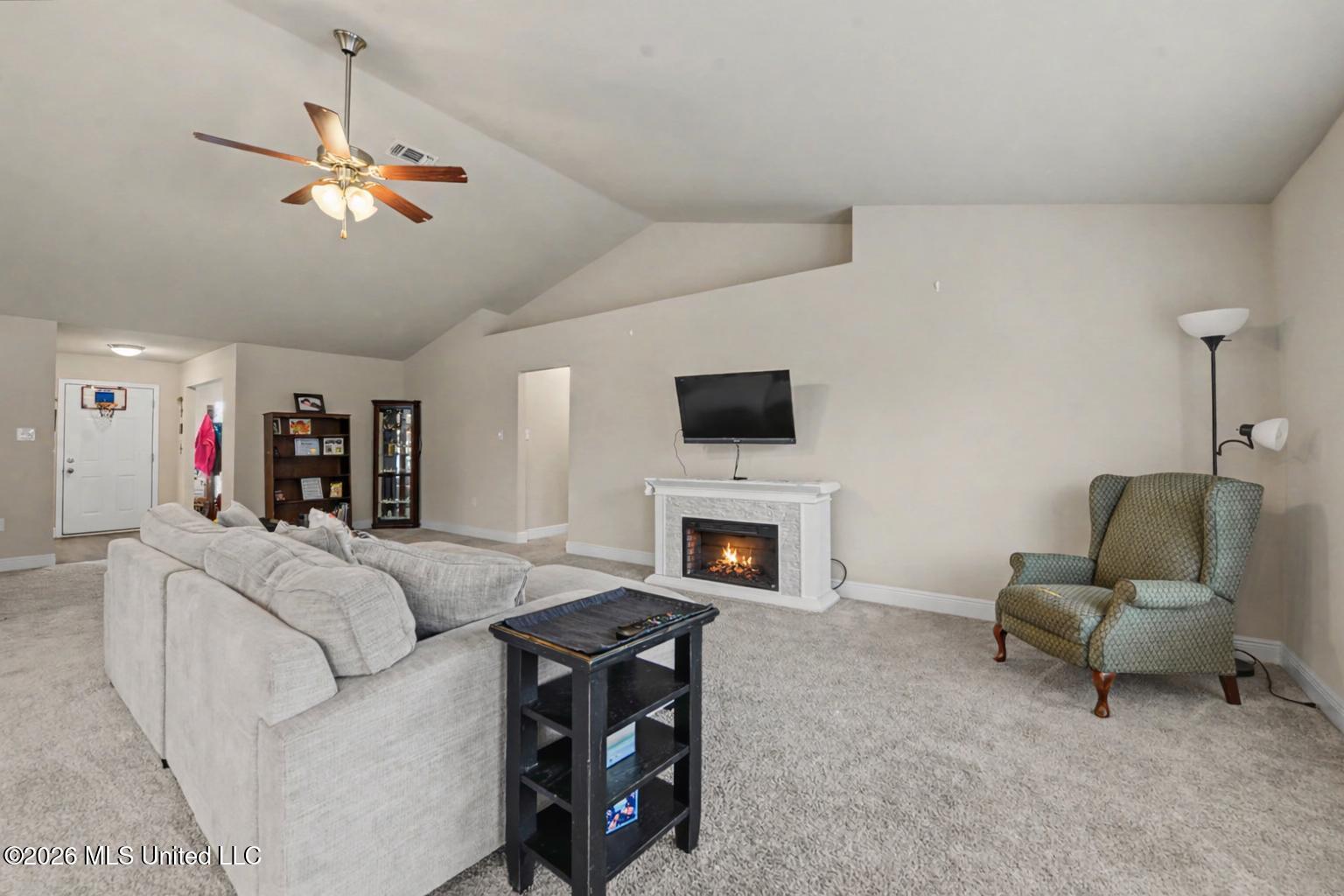 6245 Roxanne Way Biloxi, MS 39532 - Photo 3 of 34 003