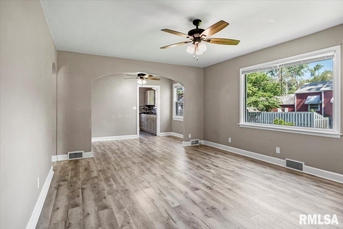 2359 South 7th Street Springfield, IL 62703 - Photo 3 of 26