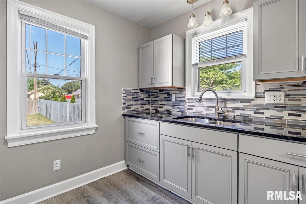 2359 South 7th Street Springfield, IL 62703 - Photo 8 of 26
