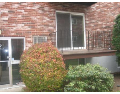 39-3 Westgate Road, Unit 393 Boston, MA 02467 - Photo 2 of 7