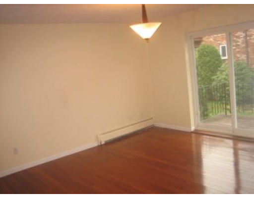 39-3 Westgate Road, Unit 393 Boston, MA 02467 - Photo 3 of 7