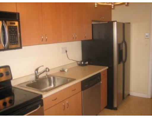 39-3 Westgate Road, Unit 393 Boston, MA 02467 - Photo 5 of 7