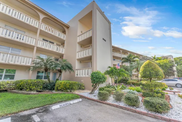 $217,500 | 3003 Portofino Isle, Unit K1, Coconut Creek, FL 33066