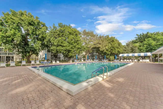 $217,500 | 3003 Portofino Isle, Unit K1, Coconut Creek, FL 33066