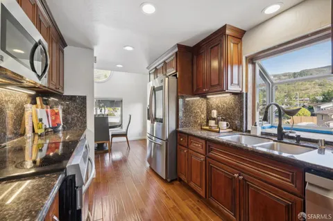 $1,395,000 | 1 Cape Breton Court, Pacifica, CA 94044