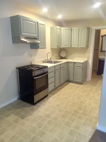 $1,750 | 57 Lilly Street, Unit 1, Northampton, MA 01062