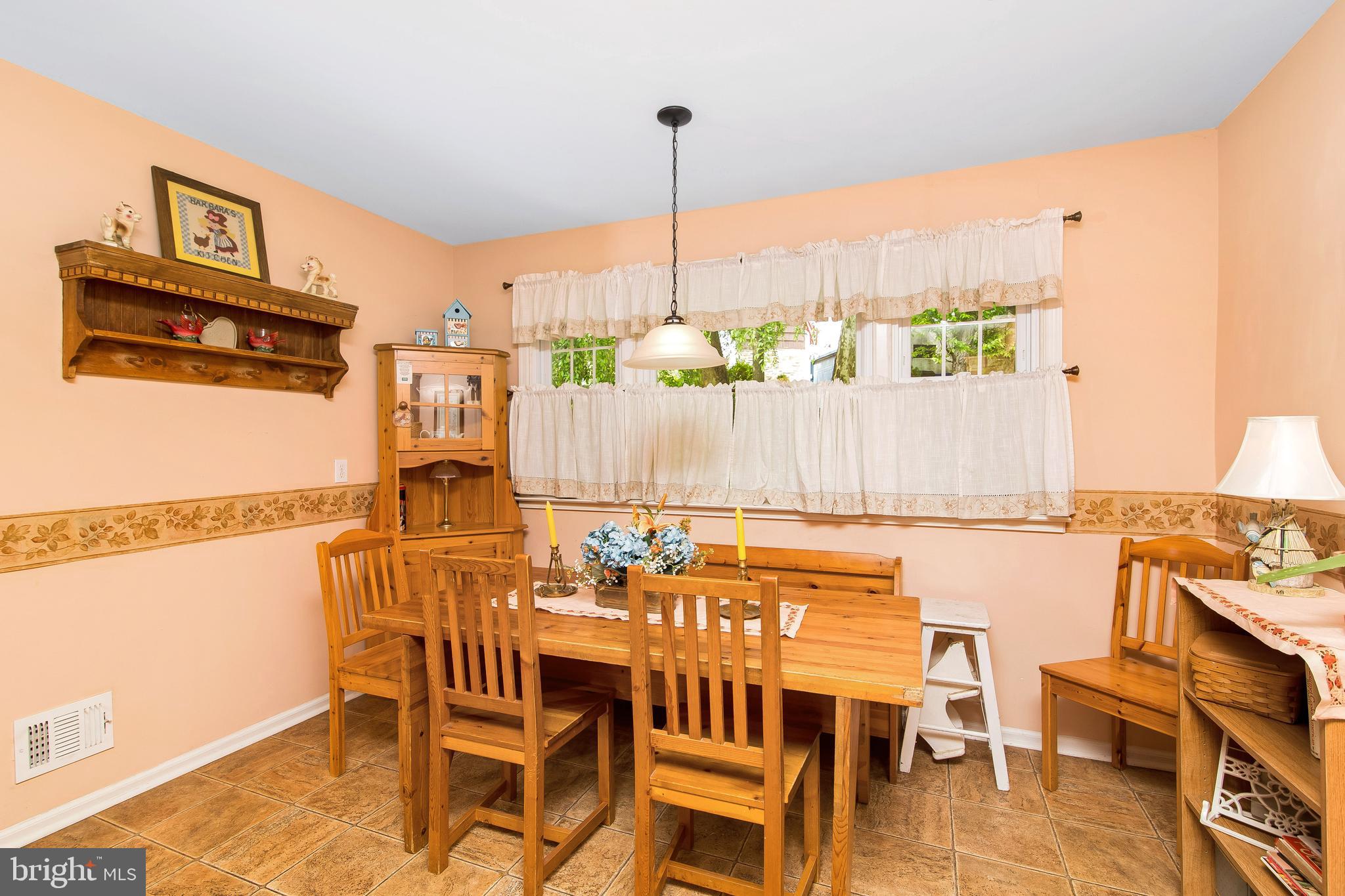 1089 Old Ford Road Huntingdon Valley, PA 19006 - Photo 12 of 37