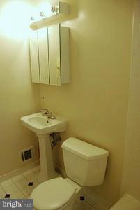 11709 Highview Avenue Silver Spring, MD 20902 - Photo 21 of 30 Bath