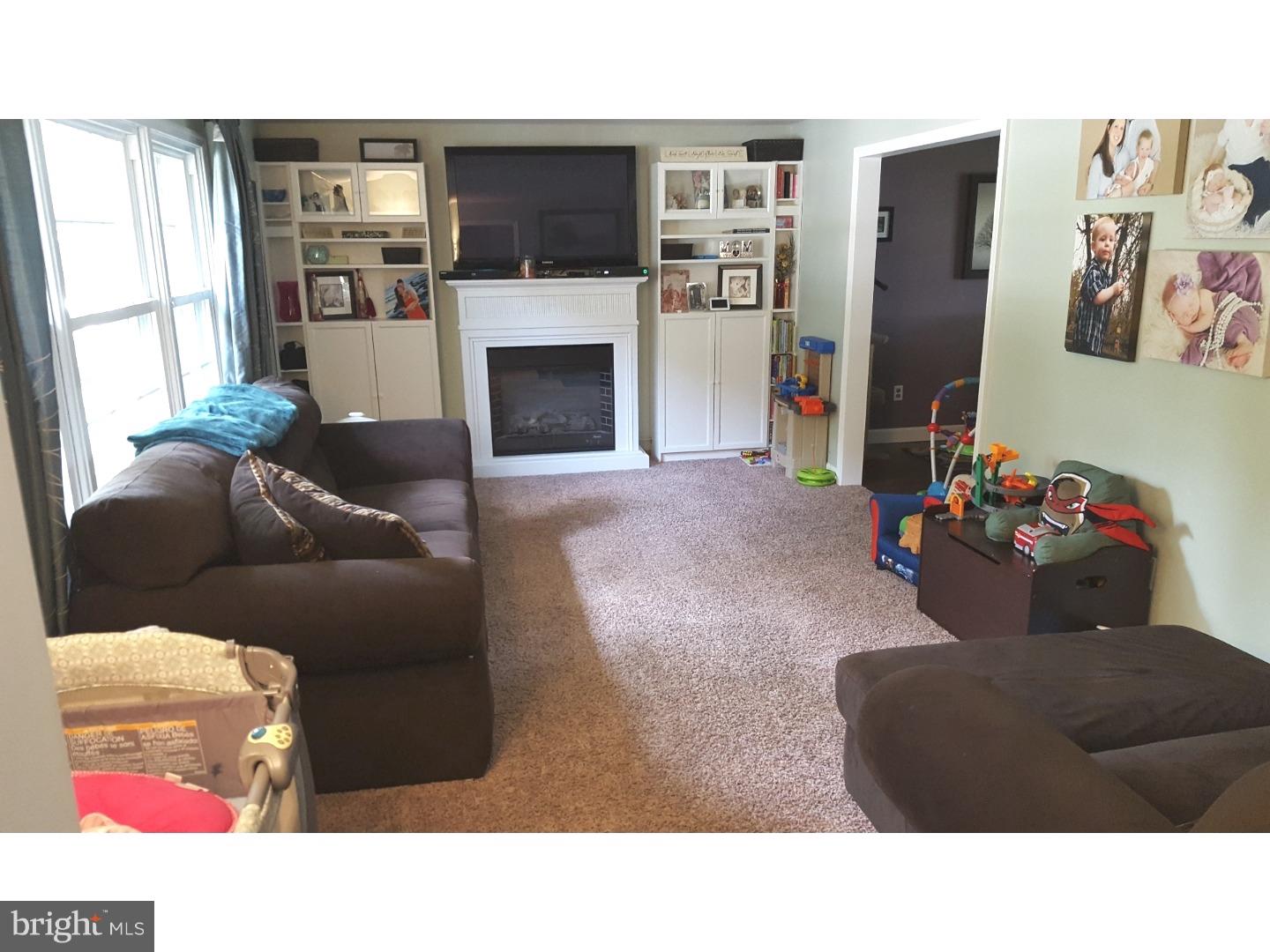 2492 Lenola Road Cinnaminson, NJ 08077 - Photo 3 of 25 Living Room