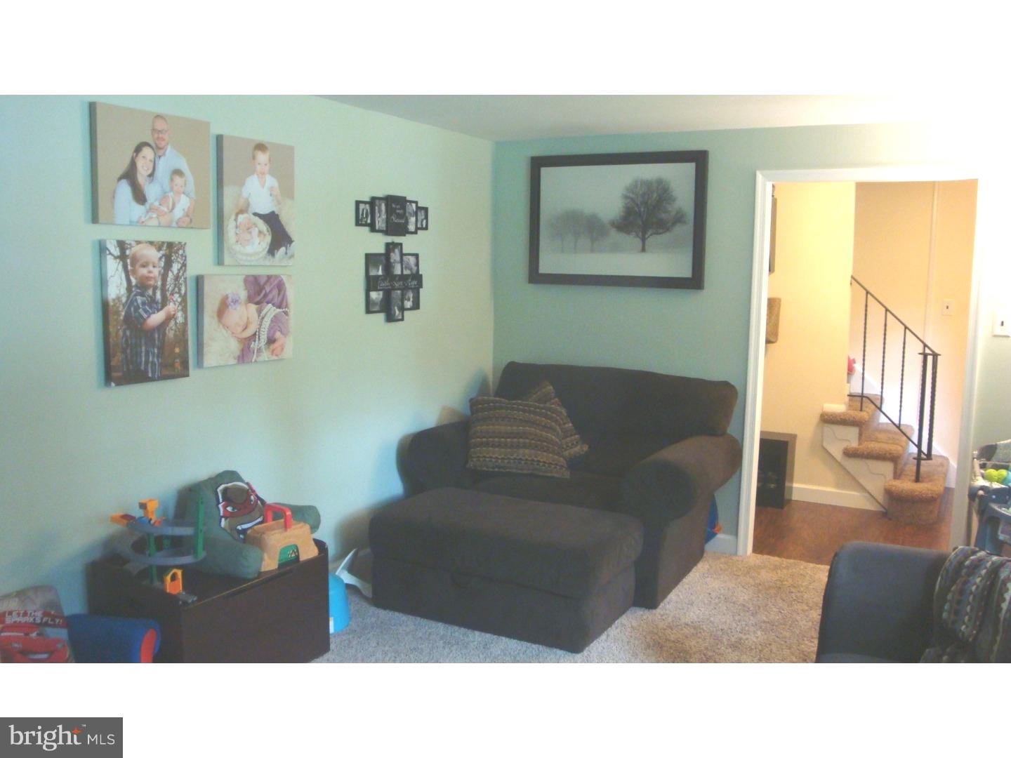 2492 Lenola Road Cinnaminson, NJ 08077 - Photo 4 of 25 Living Room