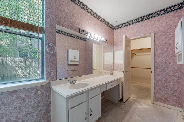 $355,000 | 147 South Winterport Circle, The Woodlands, TX 77382