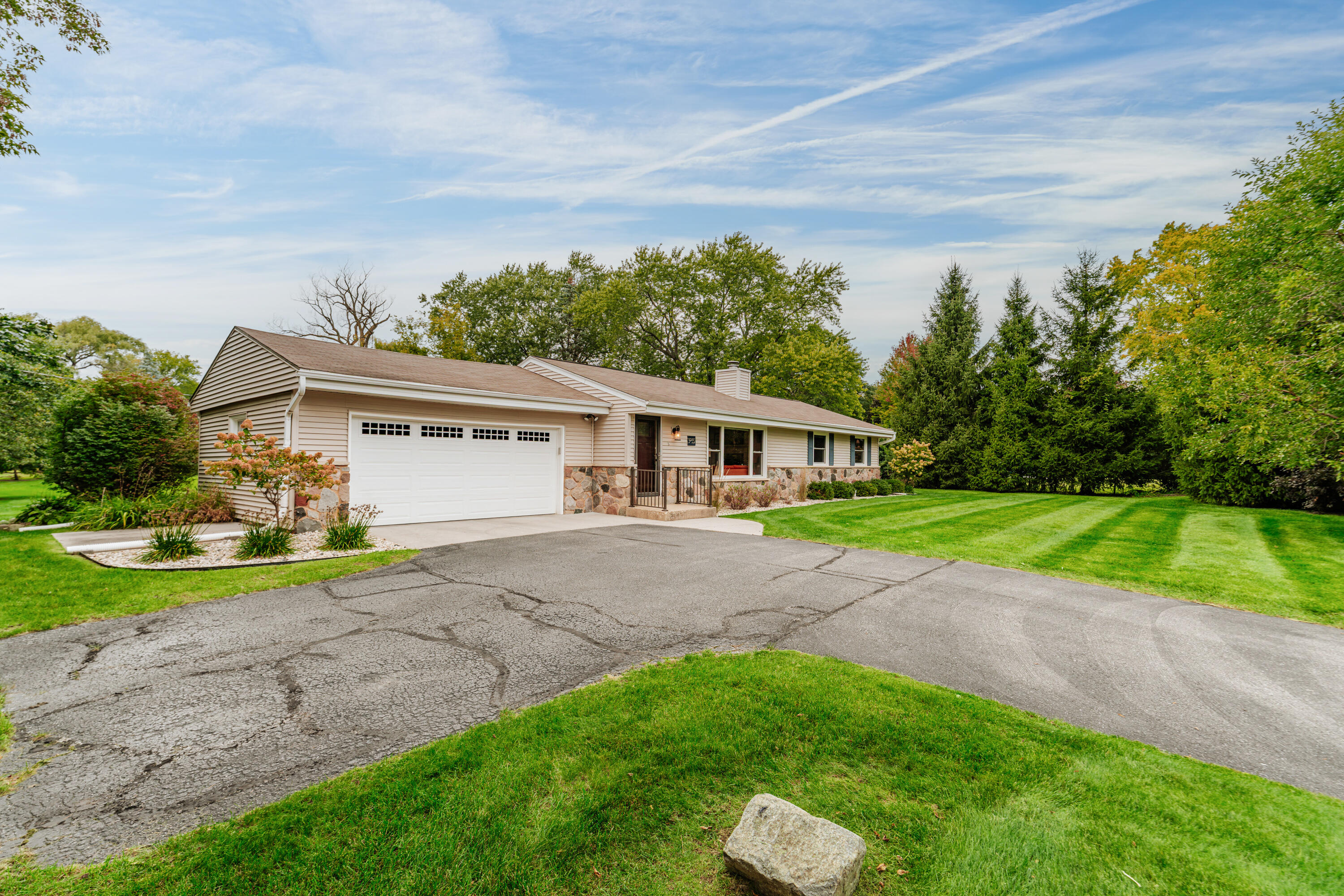 3035 Pilgrim Road Brookfield, WI 53005 - Photo 48 of 51 Expansive Driveway w/Additional Parking