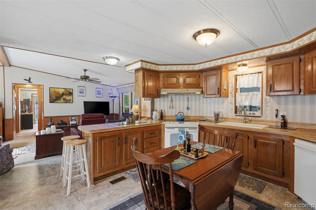 2689 Chickadee Street Rochester Hills, MI 48309 - Photo 9 of 27