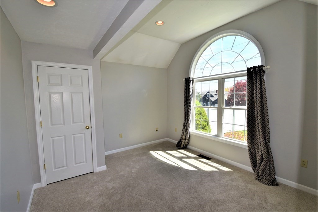 12 Maranook Road Worcester, MA 01606 - Photo 19 of 40 Gallery Image 19