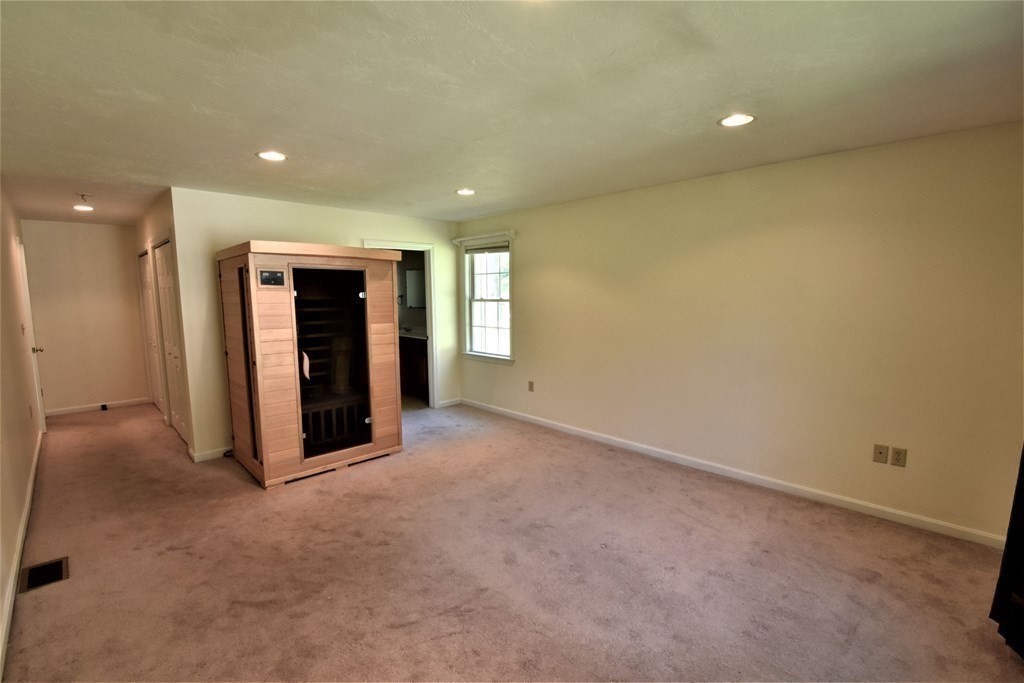 12 Maranook Road Worcester, MA 01606 - Photo 25 of 40 Gallery Image 25