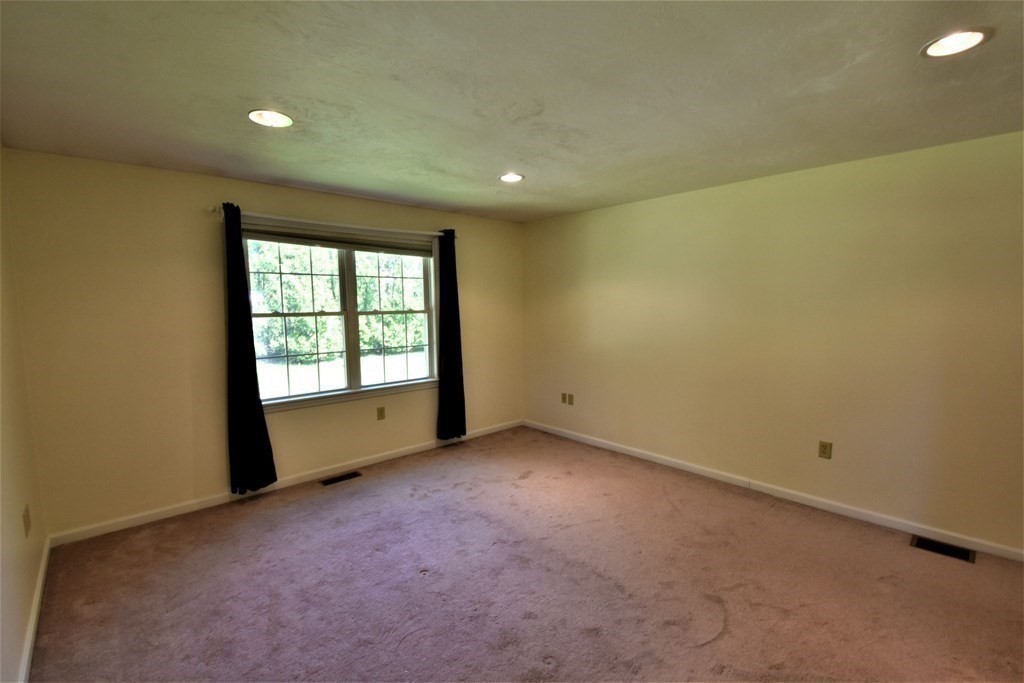 12 Maranook Road Worcester, MA 01606 - Photo 26 of 40 Gallery Image 26