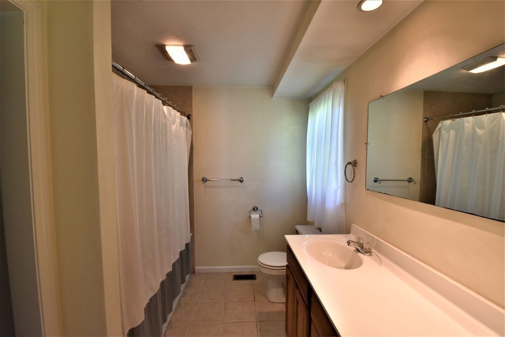 12 Maranook Road Worcester, MA 01606 - Photo 29 of 40 Gallery Image 29