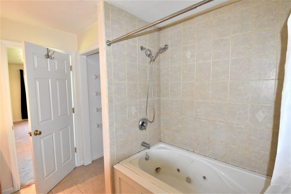 12 Maranook Road Worcester, MA 01606 - Photo 30 of 40 Gallery Image 30