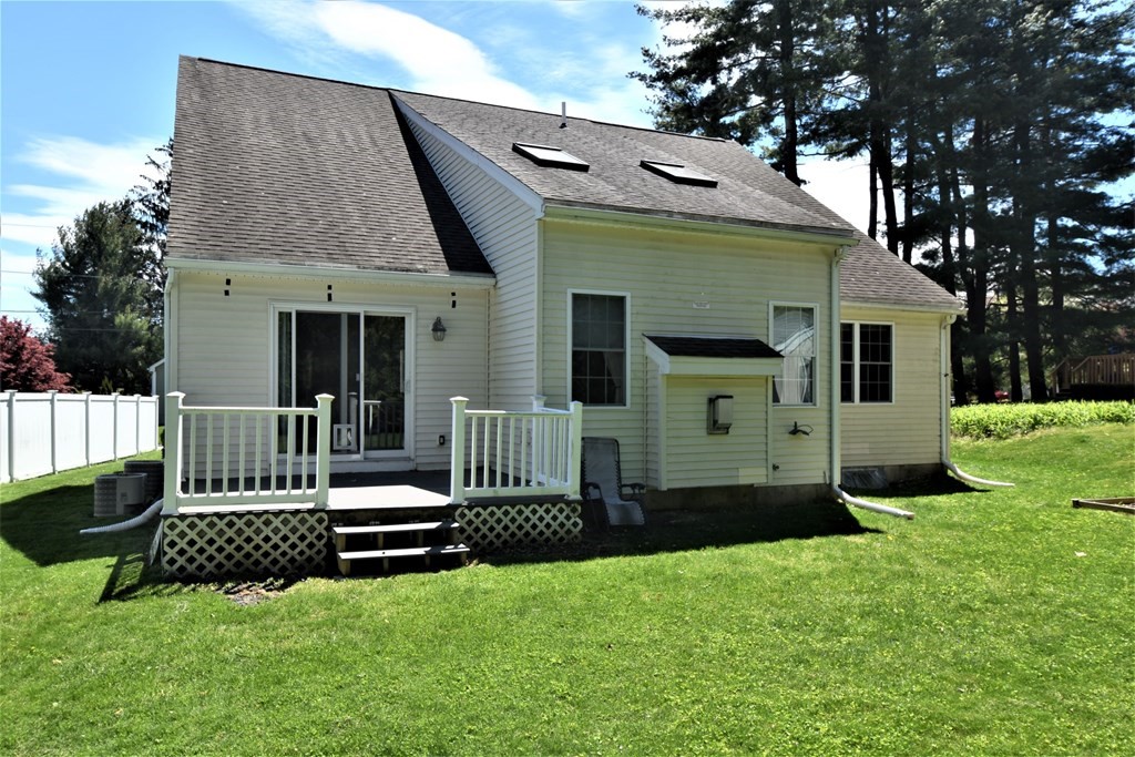 12 Maranook Road Worcester, MA 01606 - Photo 4 of 40 Gallery Image 4