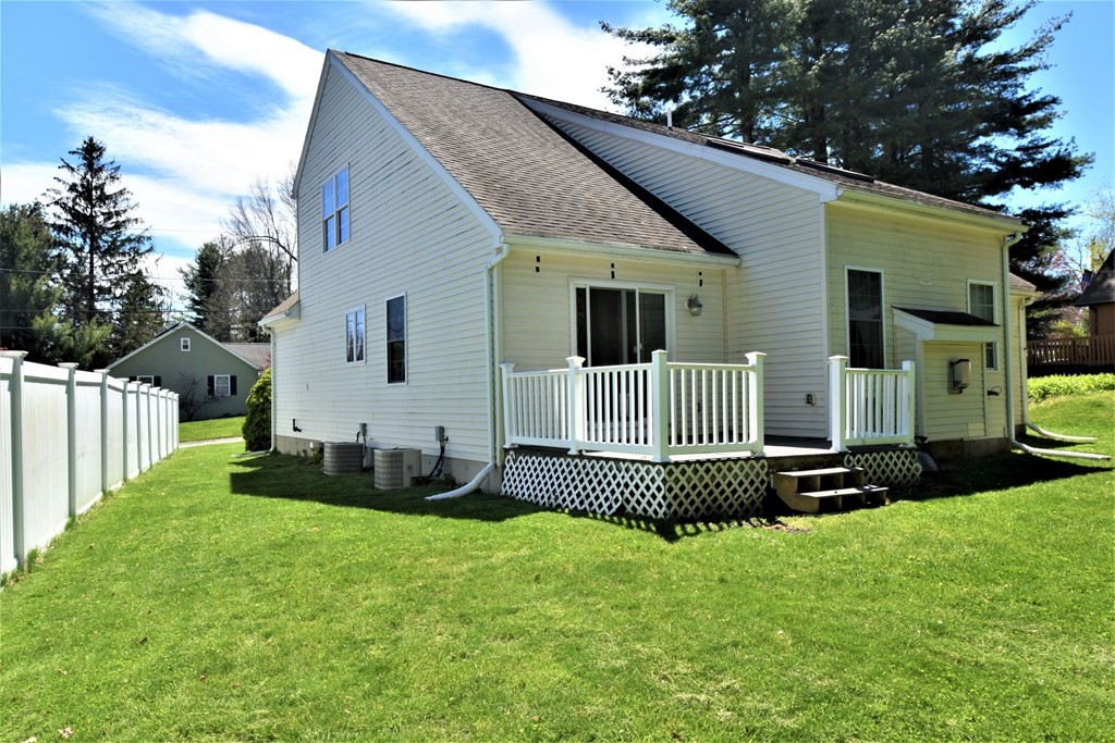 12 Maranook Road Worcester, MA 01606 - Photo 5 of 40 Gallery Image 5