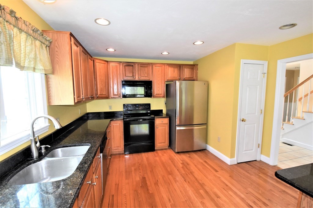 12 Maranook Road Worcester, MA 01606 - Photo 7 of 40 Gallery Image 7