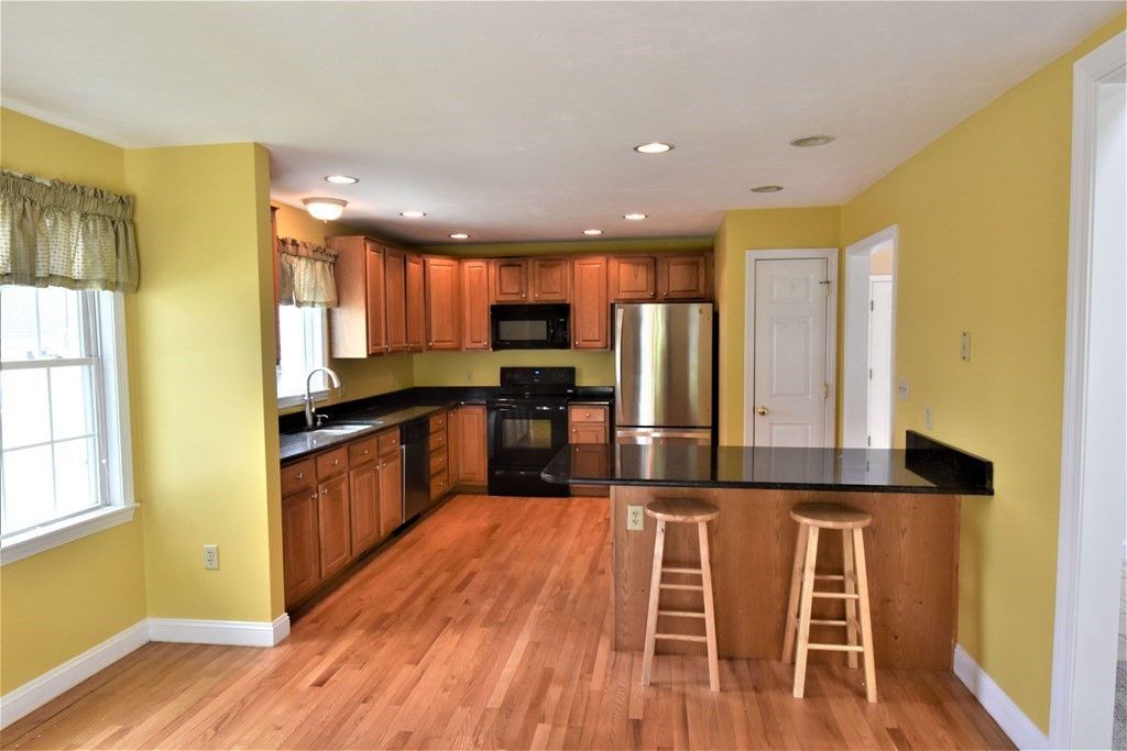 12 Maranook Road Worcester, MA 01606 - Photo 8 of 40 Gallery Image 8