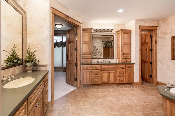 $1,300,000 | 2540 South 383rd St Court West, Cheney, KS 67025