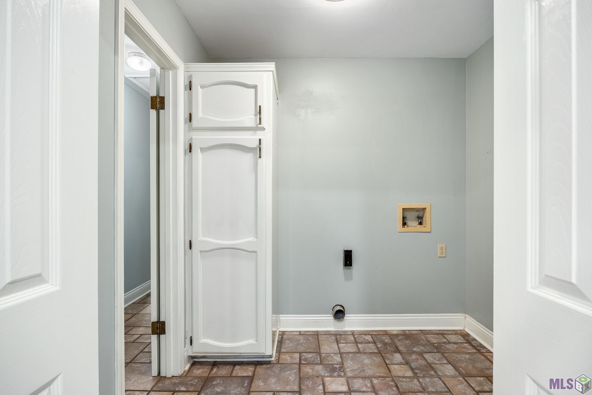 14050 Harry Savoy Road St. Amant, LA 70774 - Photo 19 of 31