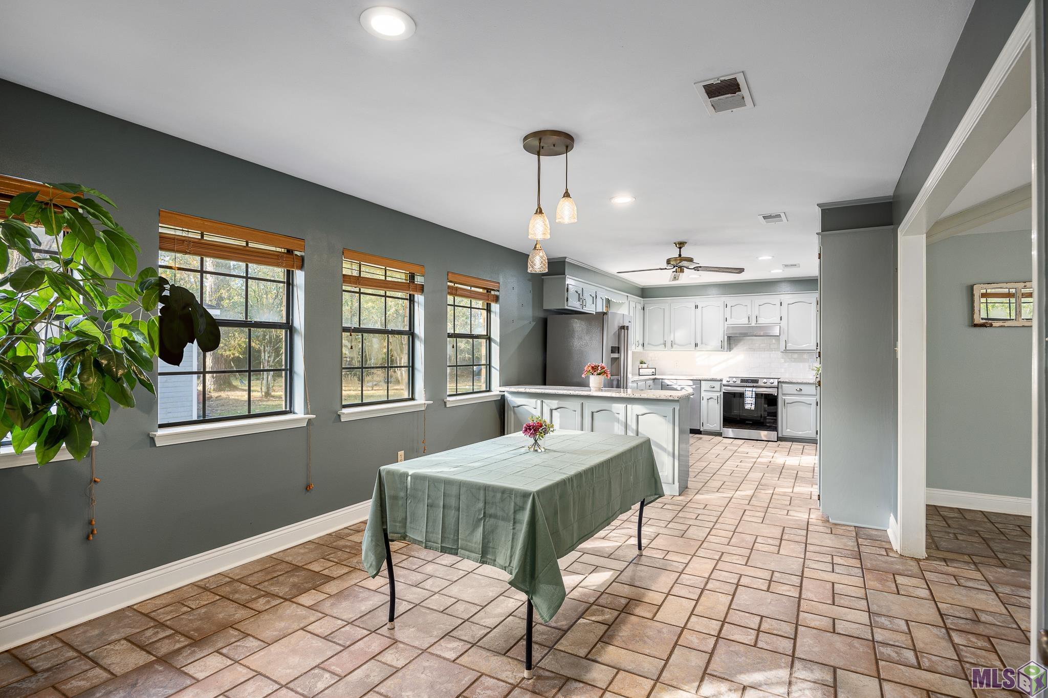 14050 Harry Savoy Road St. Amant, LA 70774 - Photo 7 of 31