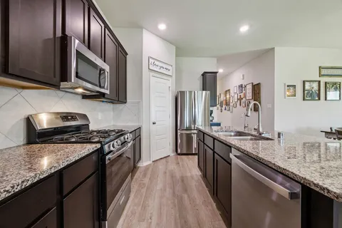 $299,000 | 1185 Colt Creek Court, Alvin, TX 77511